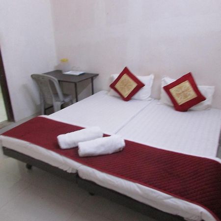Ashish Guest House, Goverdhan Vilas อุเดเปอร์ ภายนอก รูปภาพ