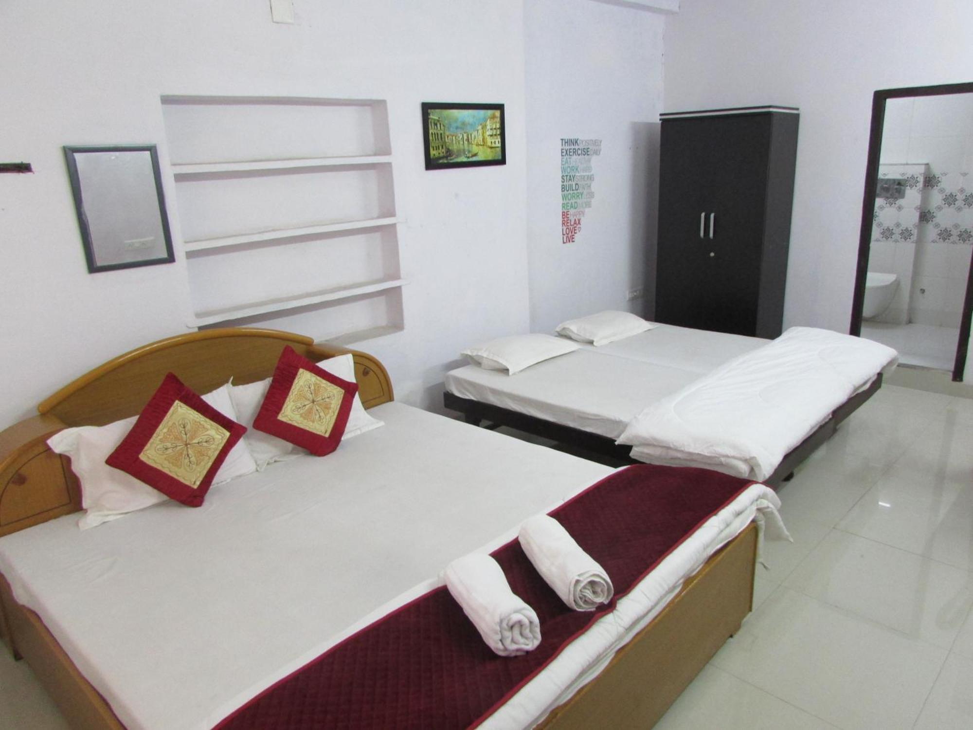Ashish Guest House, Goverdhan Vilas อุเดเปอร์ ภายนอก รูปภาพ