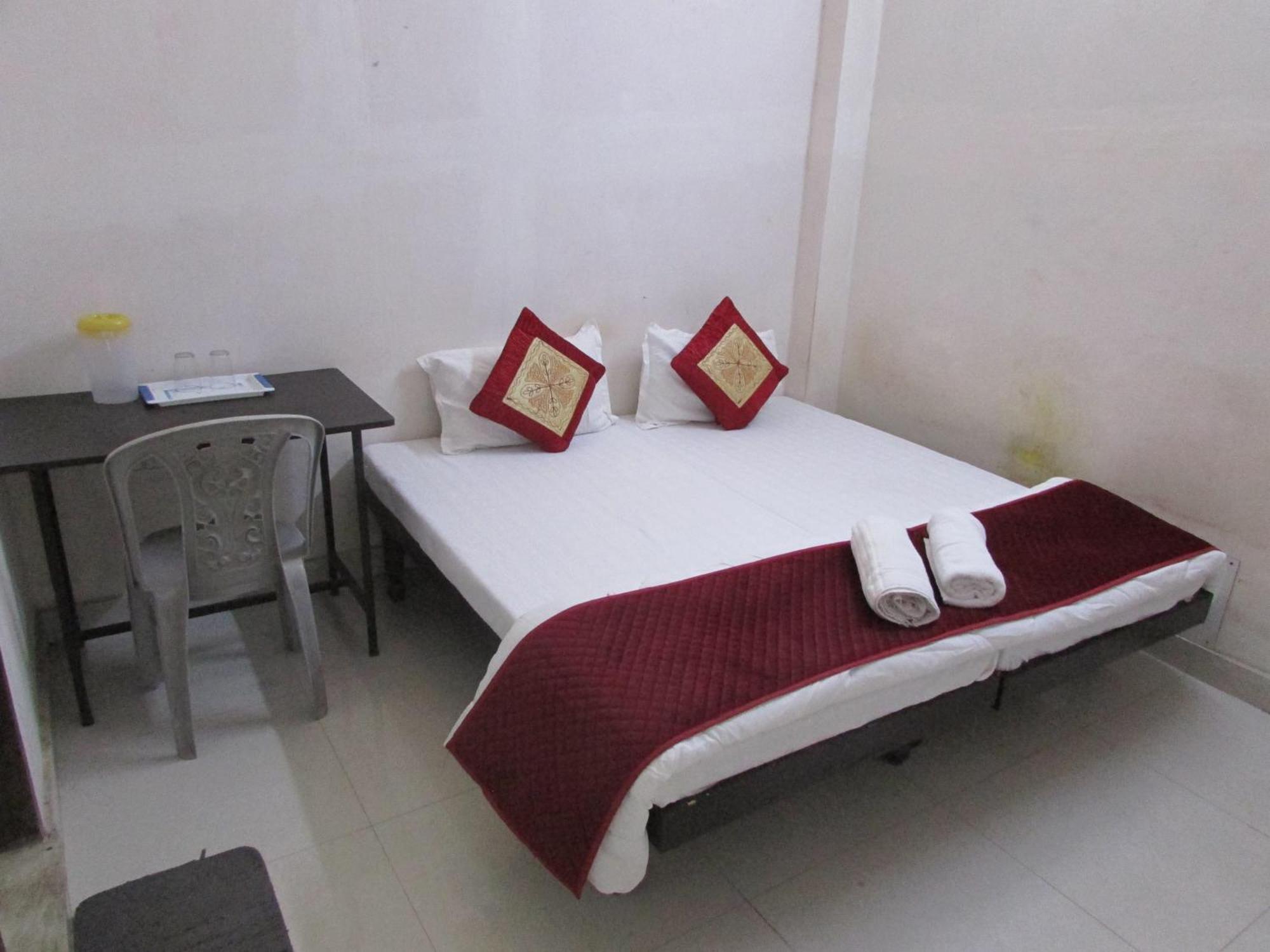 Ashish Guest House, Goverdhan Vilas อุเดเปอร์ ภายนอก รูปภาพ