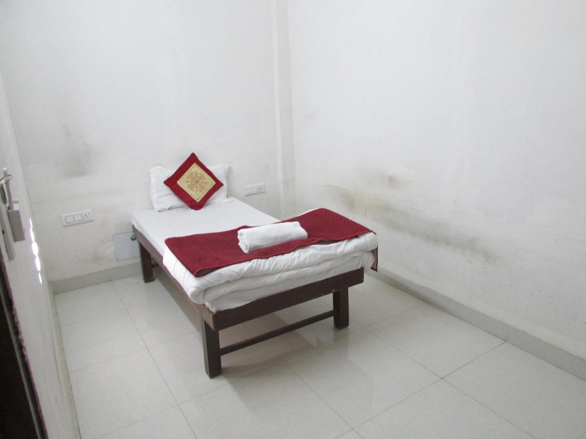 Ashish Guest House, Goverdhan Vilas อุเดเปอร์ ภายนอก รูปภาพ